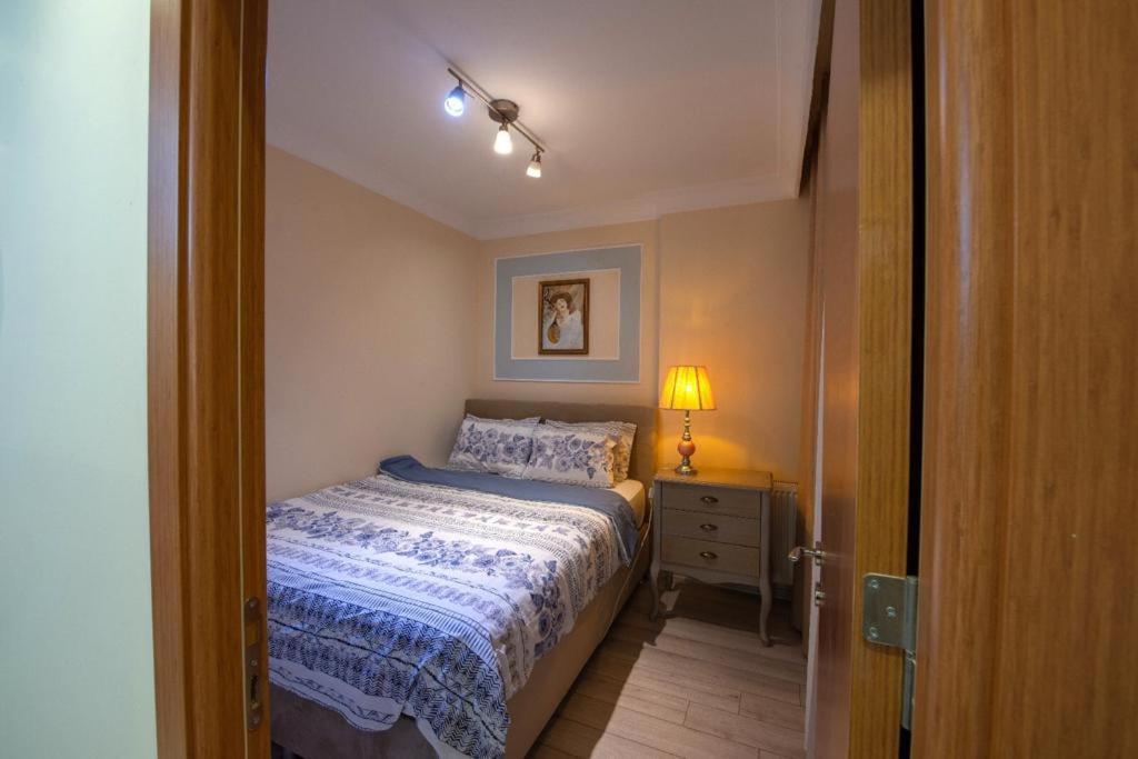 Apartament Three Bedroom Duplex With Large Terrace Stambuł